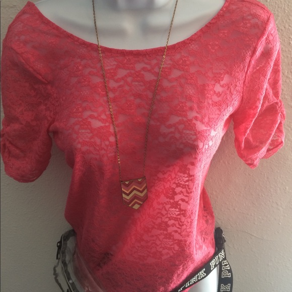🔥3 for 10$ 🔥vs pink lace open back top - Picture 2 of 5